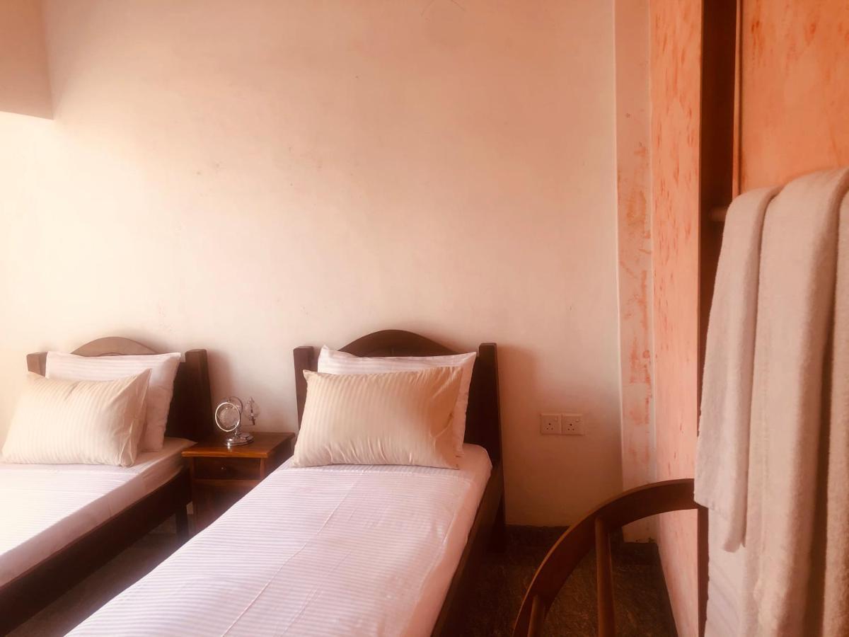 Fernando'S Inn Negombo Buitenkant foto