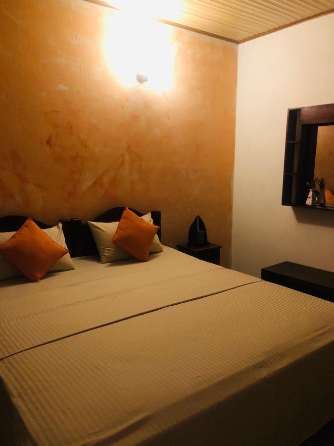 Fernando'S Inn Negombo Buitenkant foto
